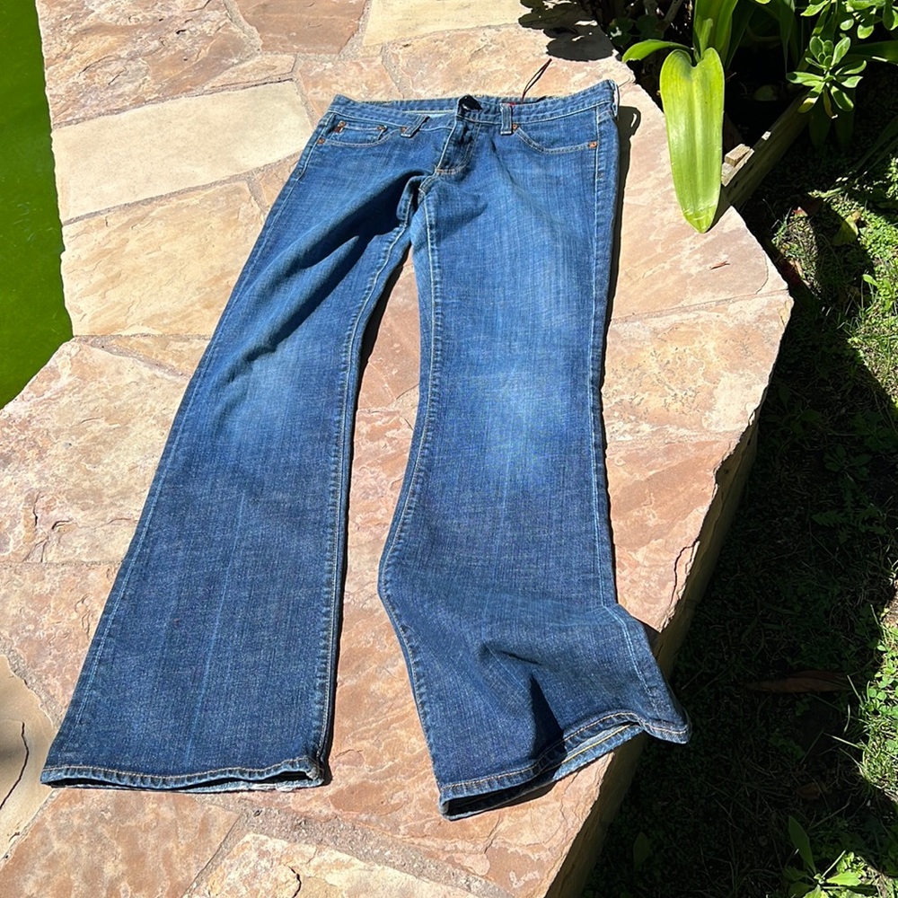 AG Goldschmied Medium Wash Mid Rise The Angel Flair Jeans 29 New with out tags!